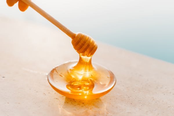 Miel de manuka : un avis sur ses bienfaits et précautions